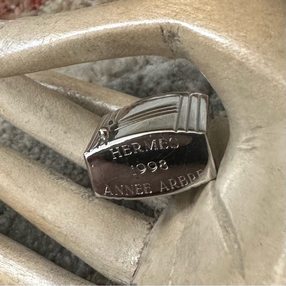 HERMES LOCK CHARM SILVER CADENA 1998 ANNEE ARBRE WITH DUST BAG & COA - Picture 2 of 14